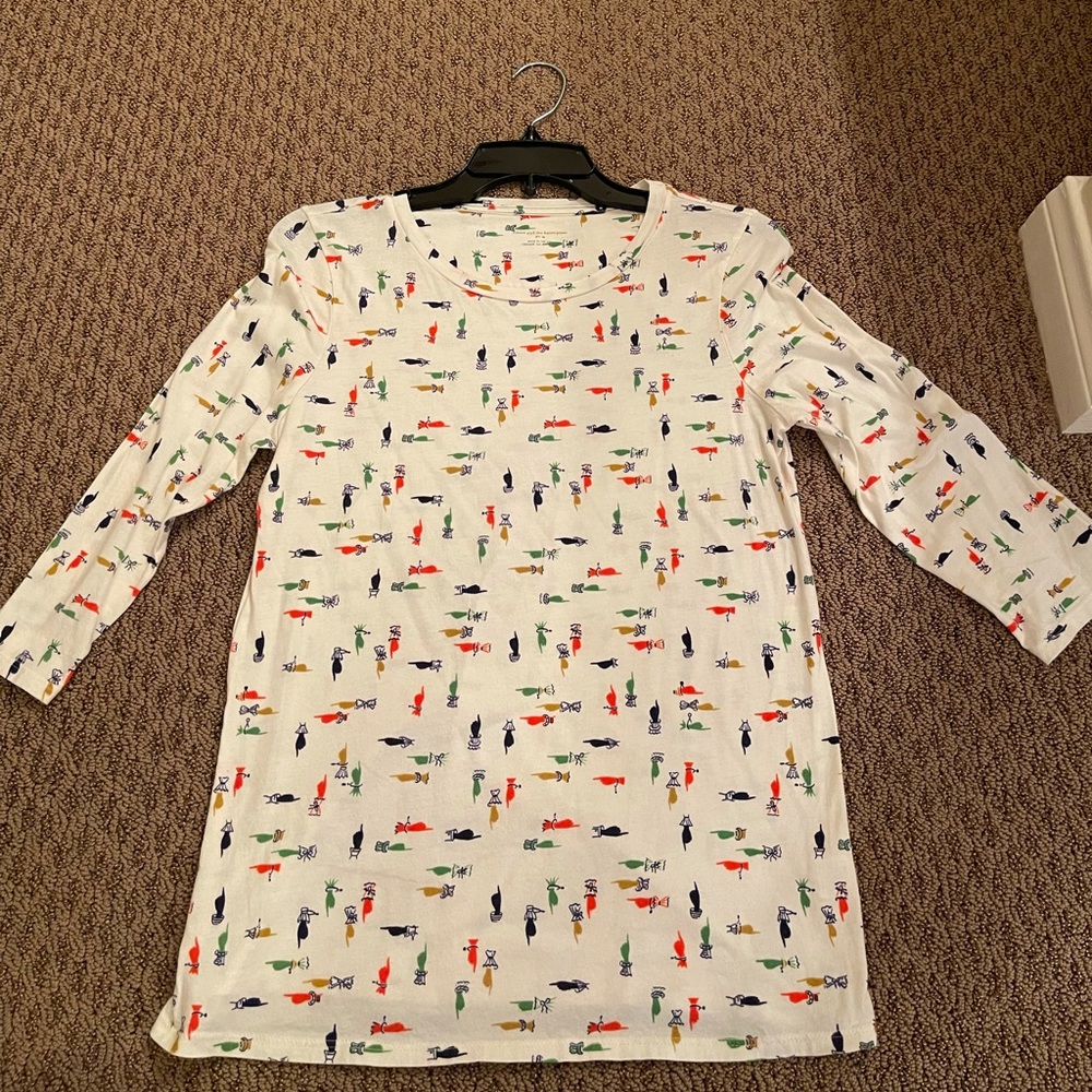Absolutely adorable Anthropologie 3 quarter length top!!